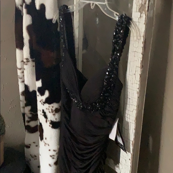 JS Boutique Dress - Picture 2 of 5